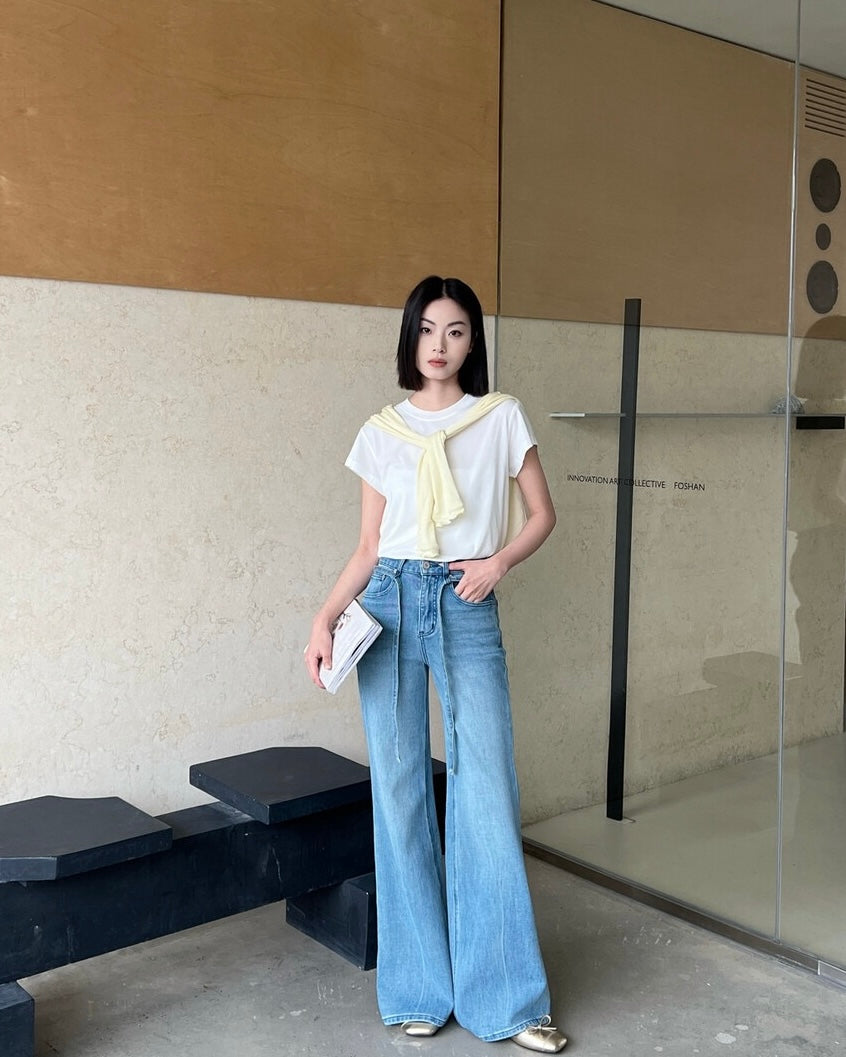 Relaxed Flared Jeans