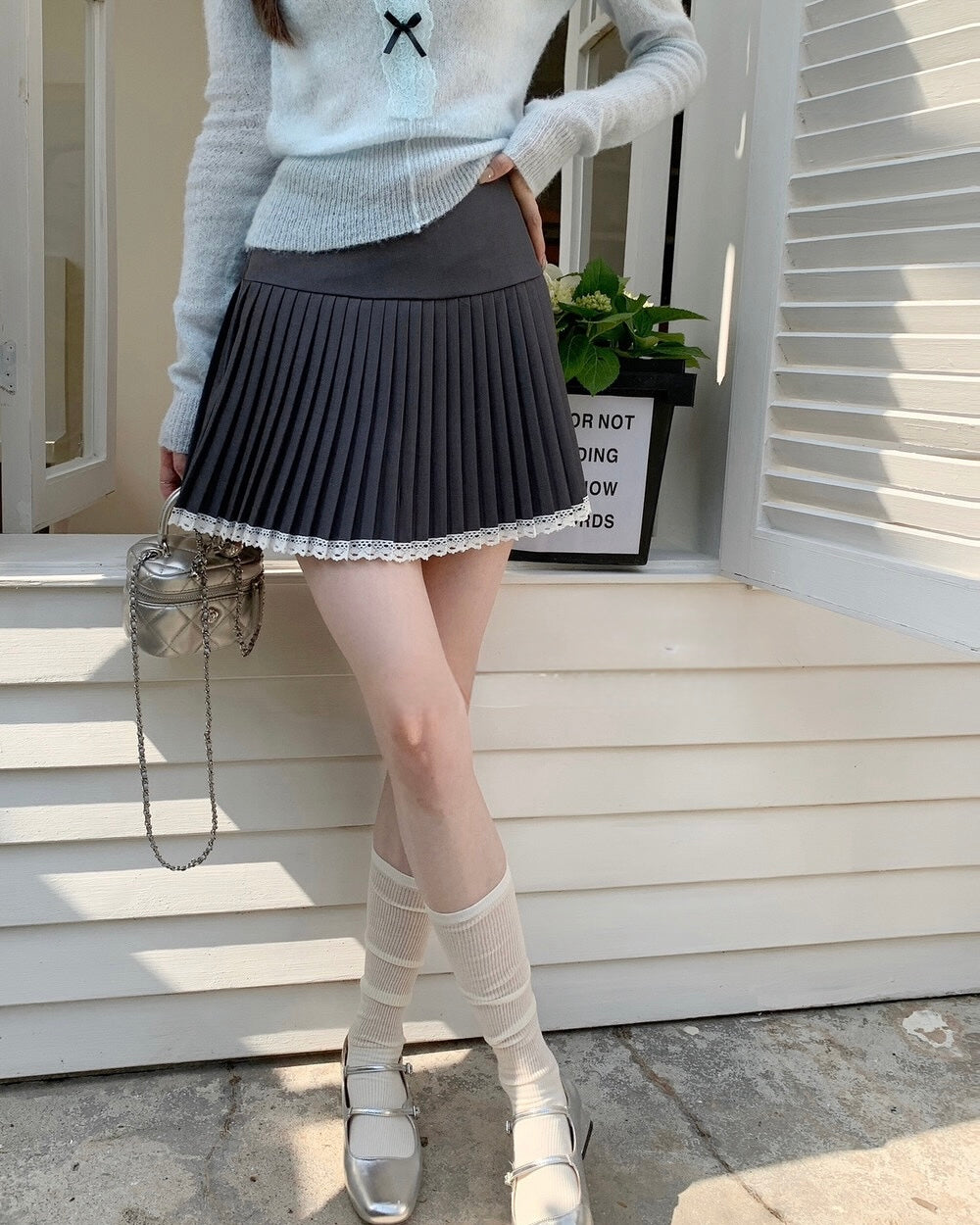 Lace Trim Pleated Skirt
