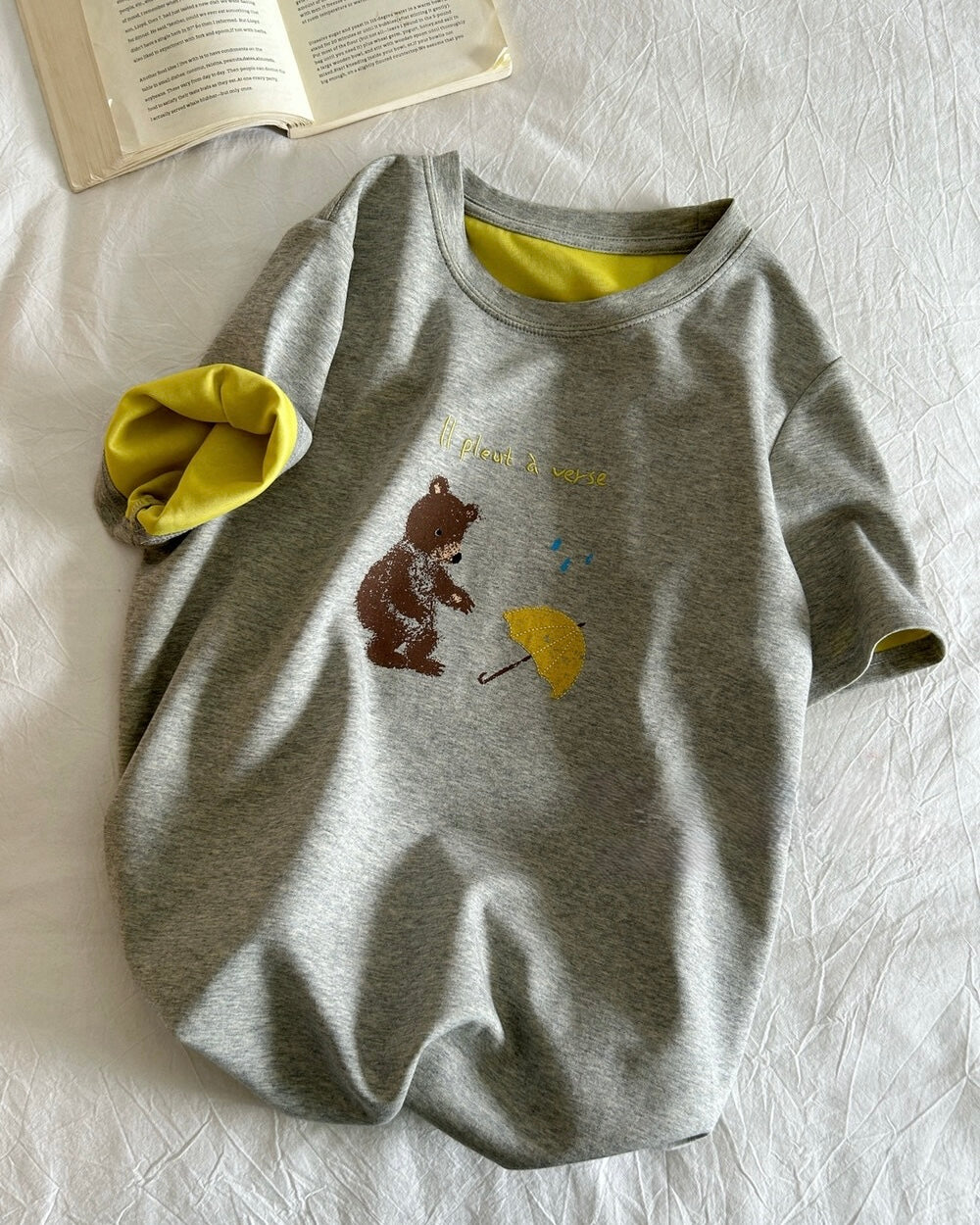 Contrast Lining Bear Graphic Tee
