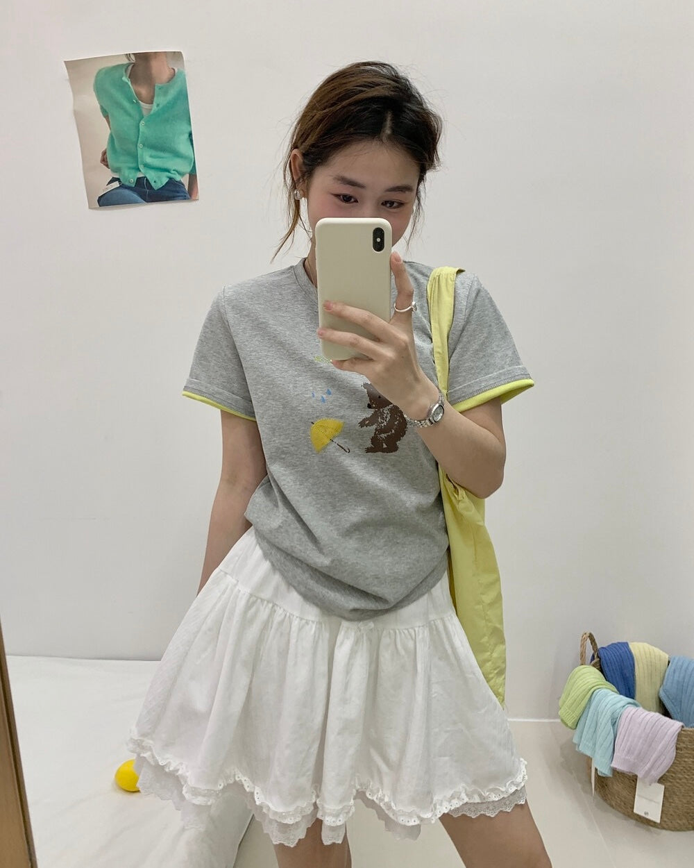 Contrast Lining Bear Graphic Tee
