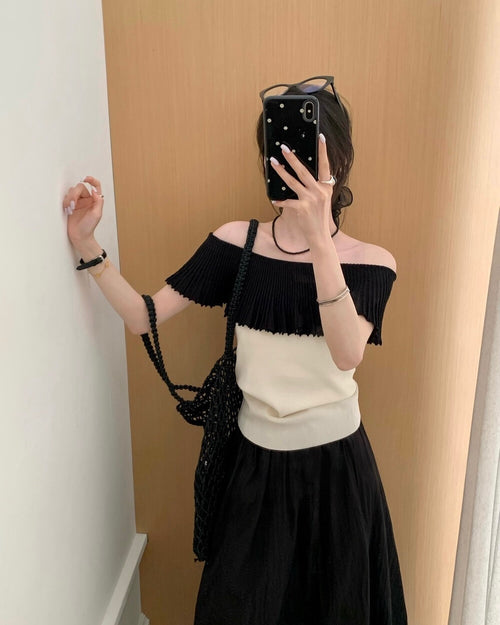 3-Way Contrast Knit Pleated Top